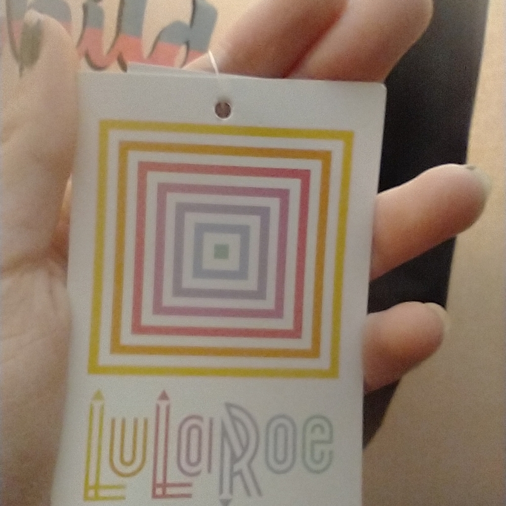 LulaRoe Randy Tee - Picture 4 of 4
